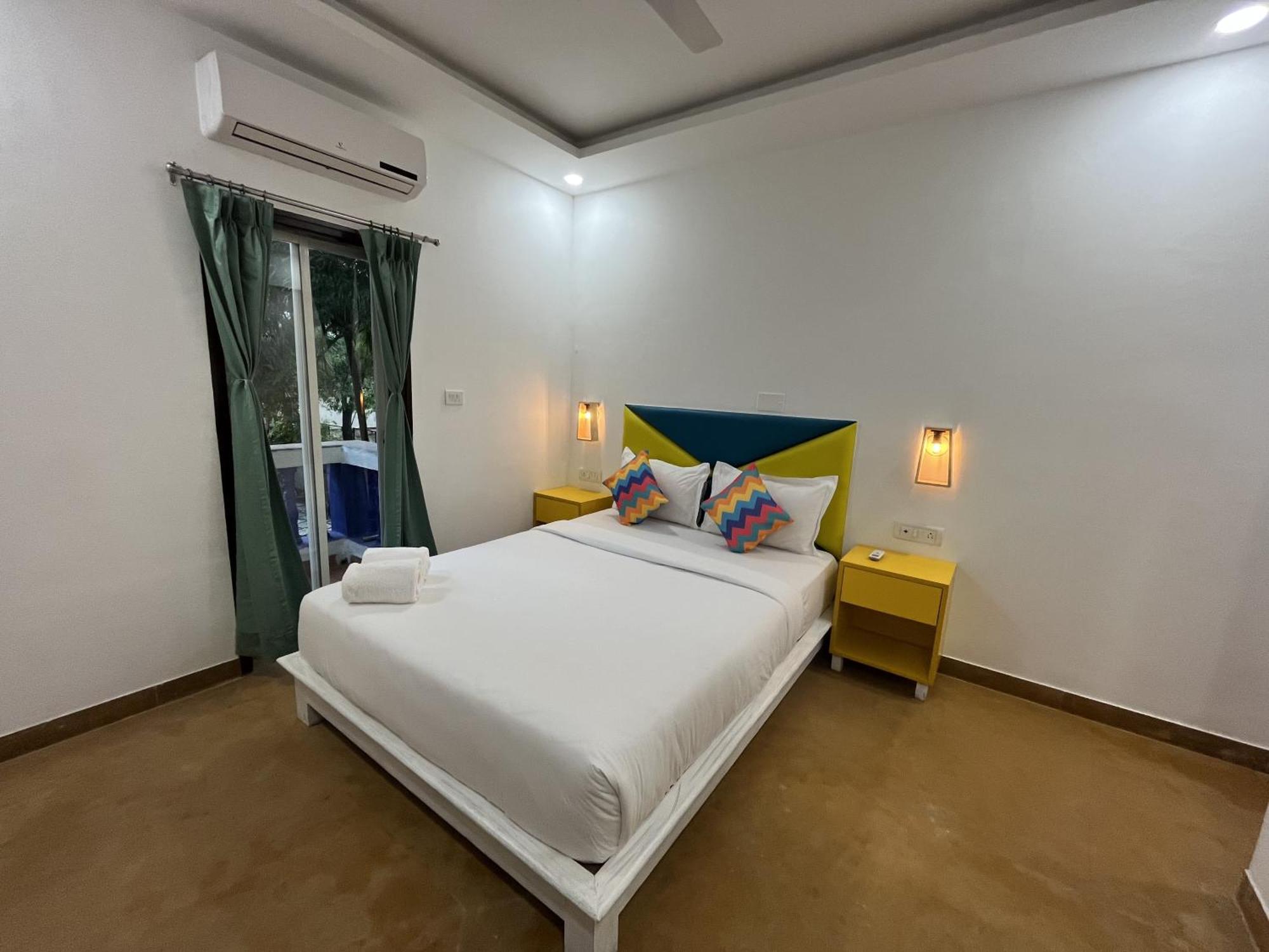 Gostops Plus Goa Vagator Old Goa Exterior photo